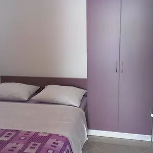 Hana Apartment