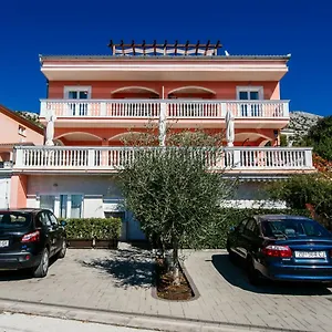 Amari Apartment